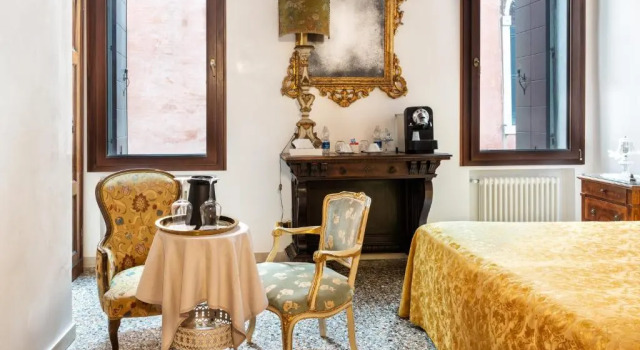 Двухместный номер Standard с видом на канал Luxury Venetian Rooms