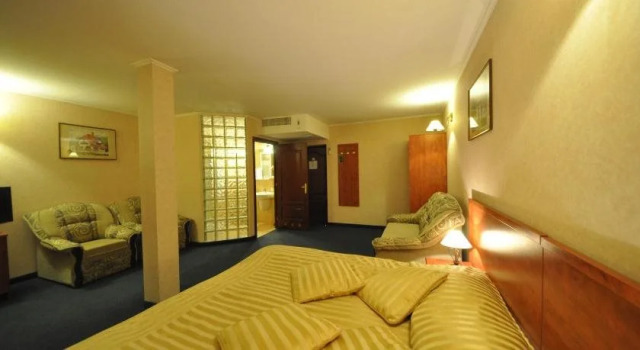Hotel Przepióreczka, Забронировать Отель Отели Люблинского воеводства с парковкой, Парковка
