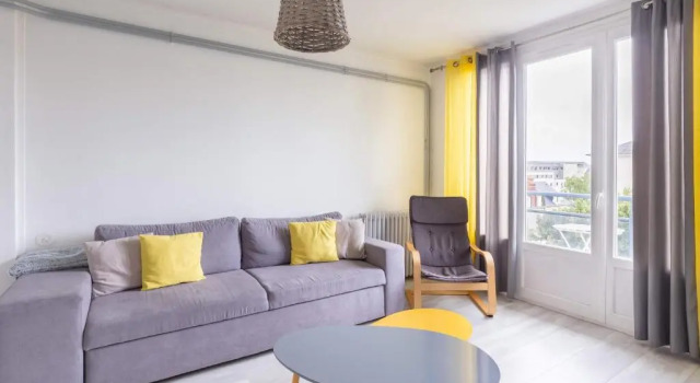 Appart T3 Bien situé a Bourges + Wifi, Rezervovat Apartmán Hotely v Cher s parkováním, Parkování