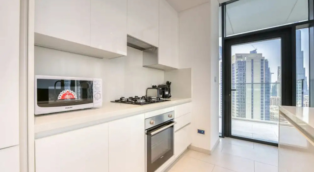 Апартаменты Maison Privee - Luxury, Spacious, Modern Near Burj Khalifa and Dubai Canal