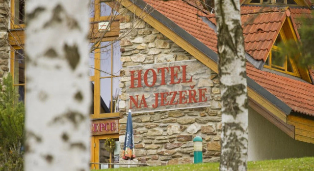 EA Apartmány Na Jezeře, Boek Pension Hotels in Zuid-Bohemen met parkeren, Parkeren