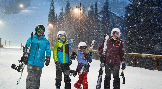 Номер Standard Perfect Mountain Retreat/3br -fireplace, Kids Ski Free 3 Bedroom Condo by RedAwning