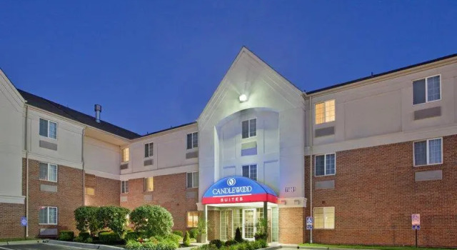 Кровать в общем номере MainStay Suites- Kansas City Overland Park