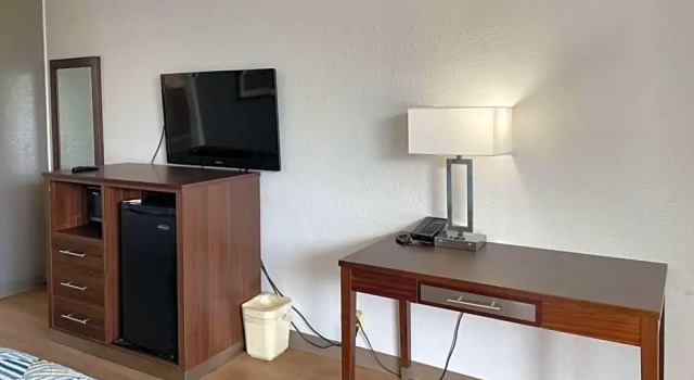 Четырёхместный номер Standard Motel 6 Opelika AL