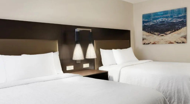Четырёхместный номер Deluxe Hilton Garden Inn Cupertino