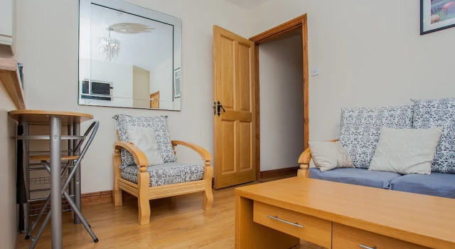 Central 3 Bedroom Townhouse Near O'Connell Street, Забронировать Отель Отели Дублина с парковкой, рядом с Dublin District Coroner's Court, Парковка