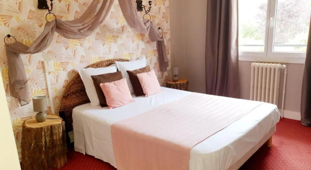 Двухместный номер Standard Logis Hôtel Saint Cyr