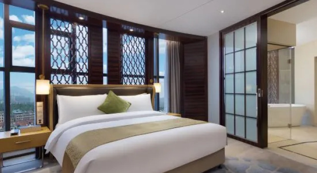 Двухместный люкс Deluxe с видом на город Tianlun Huangchao International Hotel(Chibi North Railway Station)