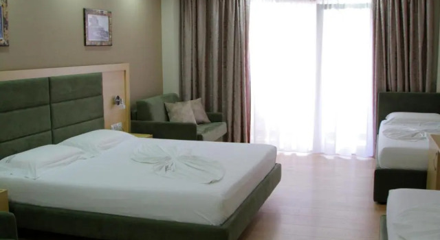Четырёхместный номер Standard Hotel Dyrrah