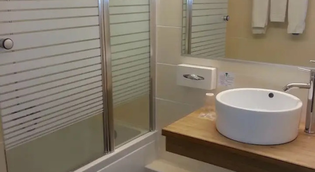 Номер Standard с балконом и с видом на горы B&B Hotel Amélie les Bains