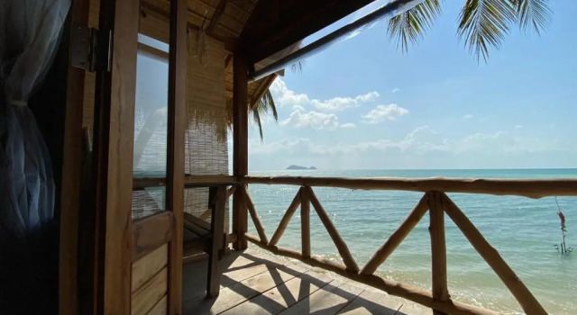 Коттедж Castaway Beach Bungalows