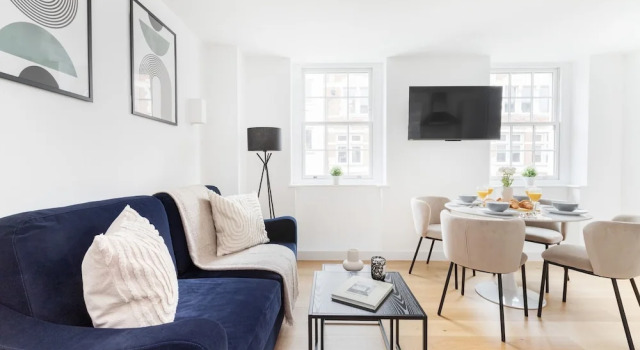 Апартаменты Chic 1BR by Goodge Street Station