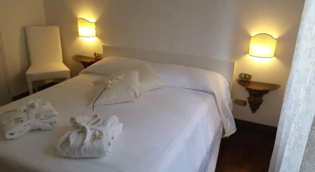 Suite Milan Fair, Prenota Hotel Hotel a Milano con parcheggio, vicino a Stazione Metro QT8, Parcheggio
