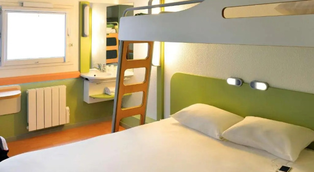 Четырёхместный номер Standard Ibis Budget Orléans Nord Saran