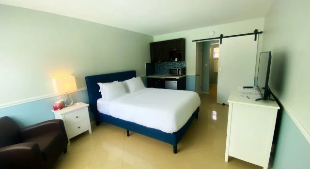 Costa Este Deerfield Beach