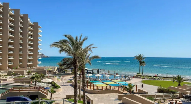 Апартаменты 3BR Gem at Sandy Beach Area