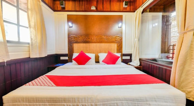 OYO 23210 KHBO Diamond Sharing Houseboat, Забронировать Отель Отели штата Кералы с завтраком, Завтраки