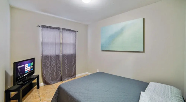 3 BR Pool Home in Tampa by Tom Well IG - 11115