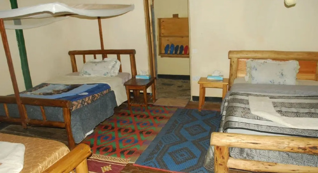 Ruhondeza Lodge, Réserver Hôtel Buhoma Kinkiizi