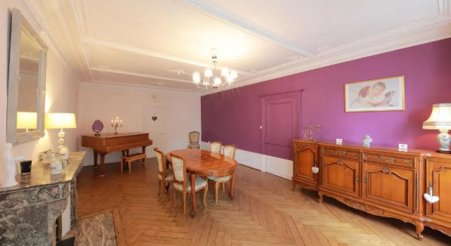 La Loge des Fées, Prenota Hotel Latille Aquitania