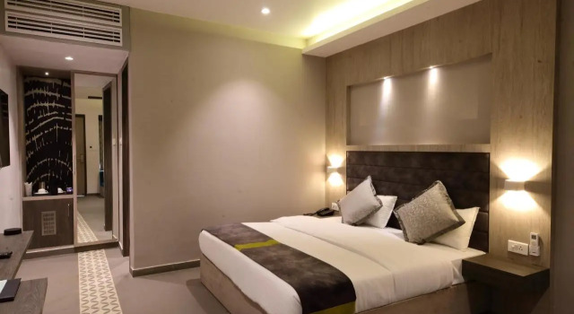 Kingston Resort, Забронировать Курортный отель Канпур штат Уттар-Прадеш