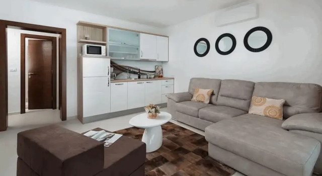 Апартаменты с балконом Apartments Vista Royal