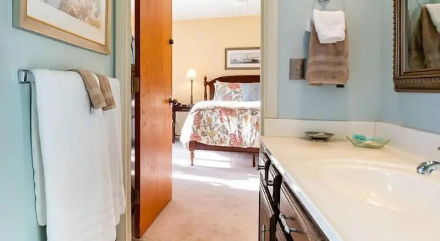 Standard Zimmer Laurel Grove Inn on the South