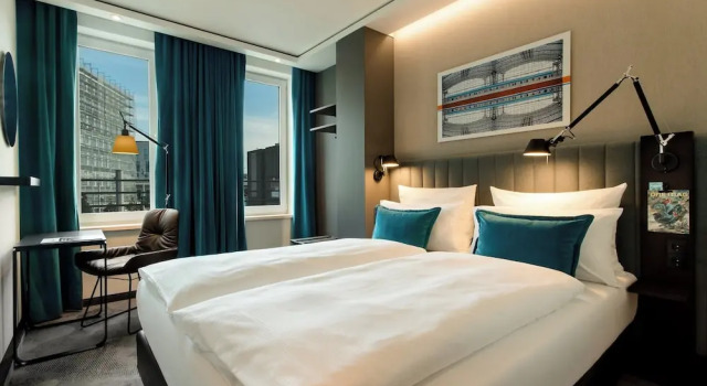 Номер Standard с красивым видом из окна Motel One Berlin-Hauptbahnhof