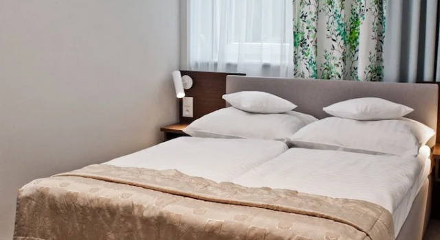 Апартаменты Comfort с балконом Hotel ARA - Dancing Club Restauracja Kameralne SPA ARA