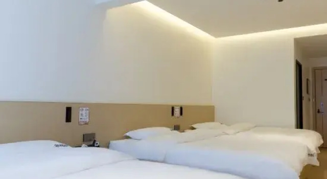 Семейный люкс Lanxi Hotel(Honghe·Mengzi)