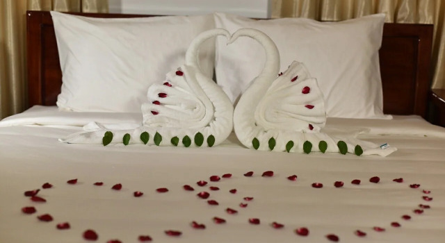 Virtue Highland Hotel, Book Hotel Mayangone Township 