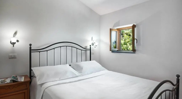 Ginestra Bianca House by Gocce