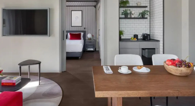 Двухместный люкс c 1 комнатой Canopy by Hilton Madrid Castellana