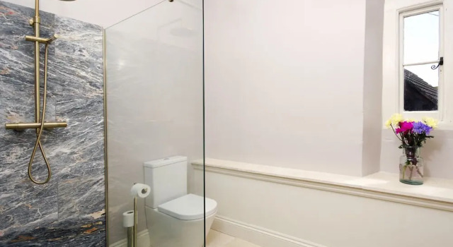 Коттедж Deluxe Beautiful old cottage sleeps 6 near Bath