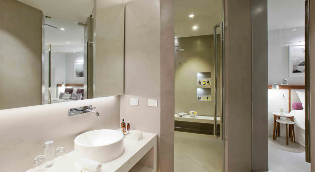 Полулюкс Grace Hotel, Auberge Collection
