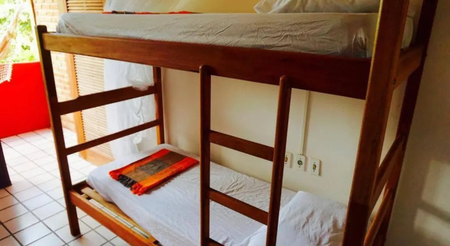 Кровать в общем номере (женский номер) Novos Baianos Hostel e Pousada