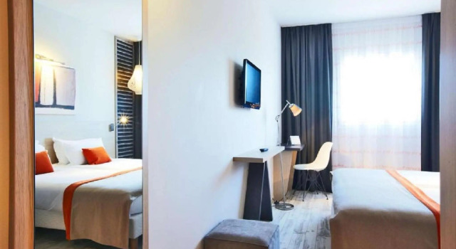 Двухместный номер Standard Kyriad Prestige Vannes Centre - Palais des Arts