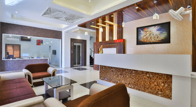 OYO 23174 Hotel Parth Inn
