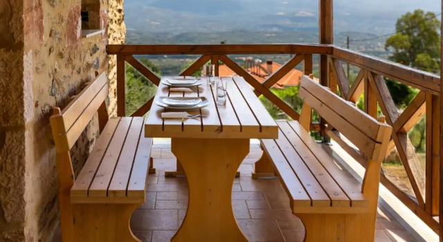 Luxury House In The Hills, Book Vacation Home Cottages in Lakonia, Cottage