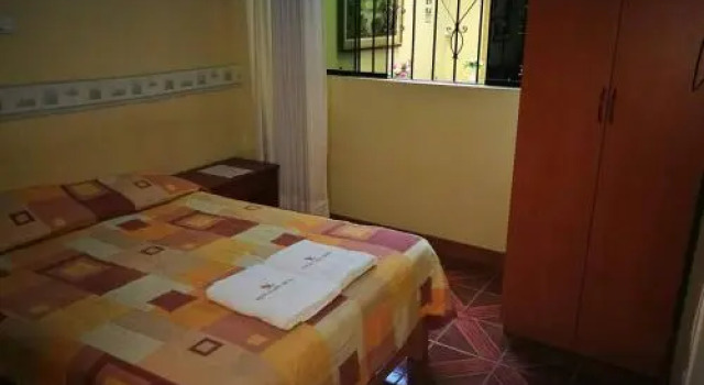 Hostal Family House