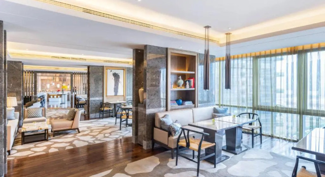 Двухместный клубный номер Deluxe с видом на город Sheraton Zhuhai Hotel