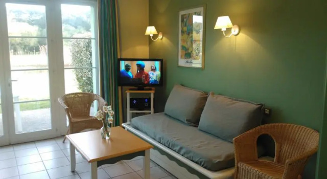 Holiday Home Golf Resort Port-Bourgenay, Забронировать Курортный отель Отели Тальмон-Сен-Илэр с парковкой, Парковка