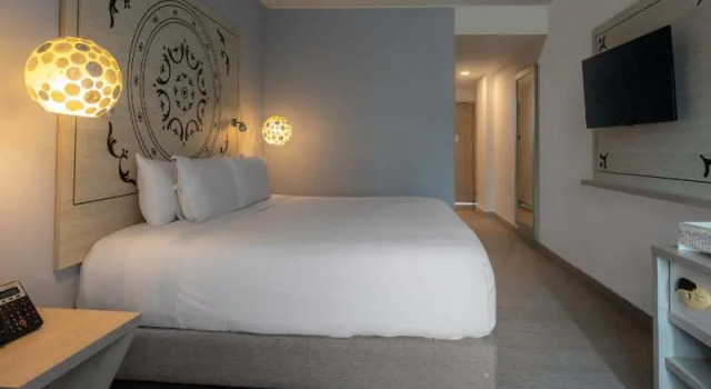 Трёхместный номер Standard с балконом Grand Sirenis Cartagena