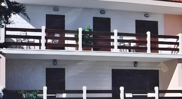 Hoste/Apartmani Villa Kiki Bol, Забронировать Вилла Коттеджи Бола, рядом с Пляж Порт Бол, Коттедж