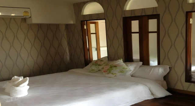 At Casa Guesthouse Amphawa, Забронировать Отель Отели Ампхава с парковкой, Парковка