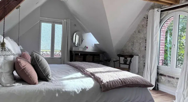 Апартаменты Exceptional 5 Bedroom House Near the Beach