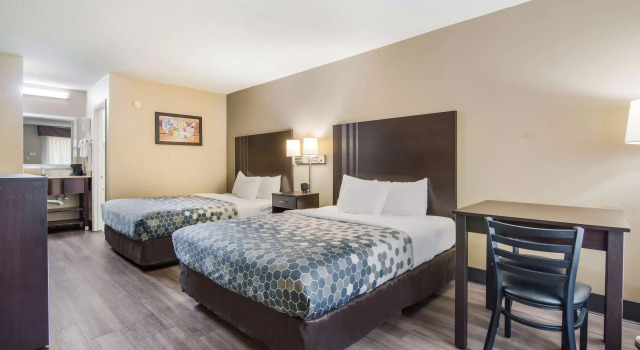 Четырёхместный номер Standard Econo Lodge Garner - Raleigh