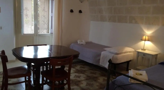 B&B Corte Laterza, Book Bed and Breakfast Hoteller i Massafra med parkering, Parkering