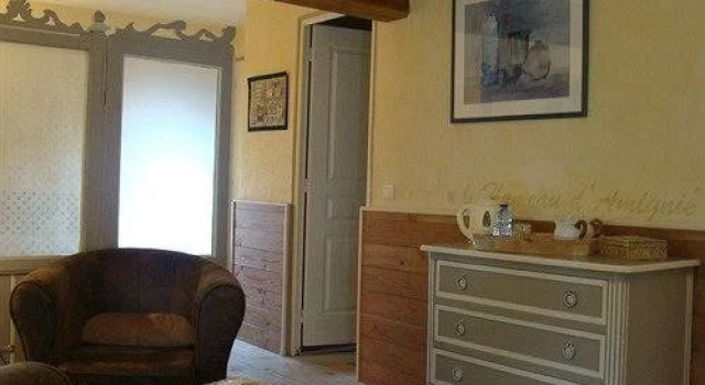 Le Hameau D’Amignié, Rezerwuj Hotel Hotele w Rhône z parkingiem, Parking