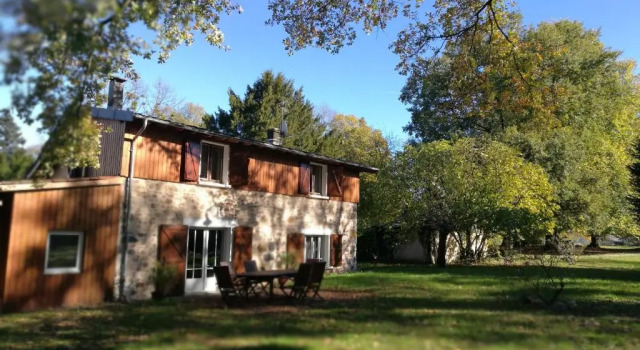 Коттедж Hotel Logis - Chateau de Beauregard
